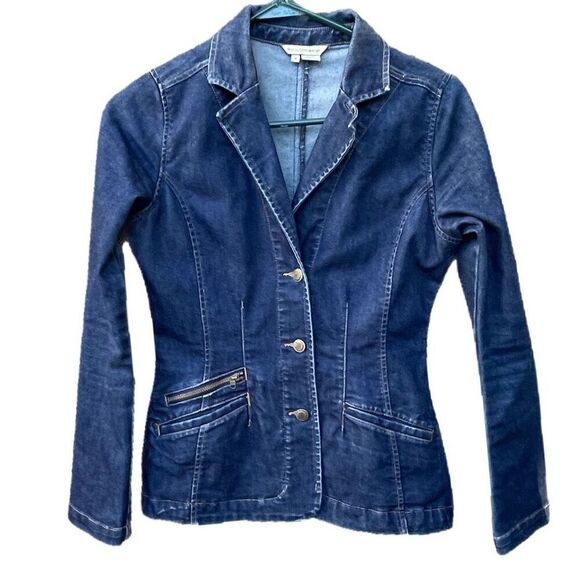Royal Robbins Jackets & Blazers - Royal Robbin’s size S denim jacket.